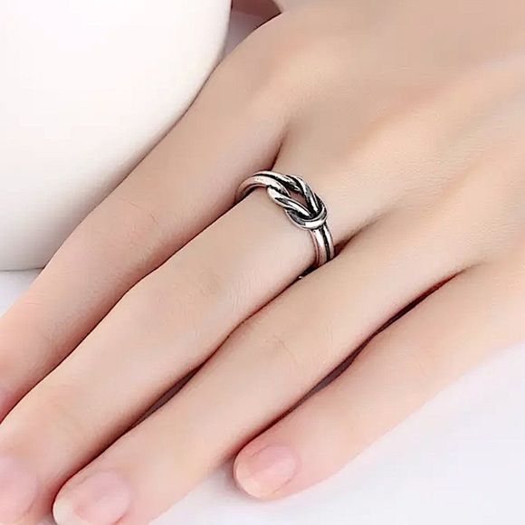 NEW STERLING SILVER ADJUSTABLE KNOT RING - Picture 12 of 13